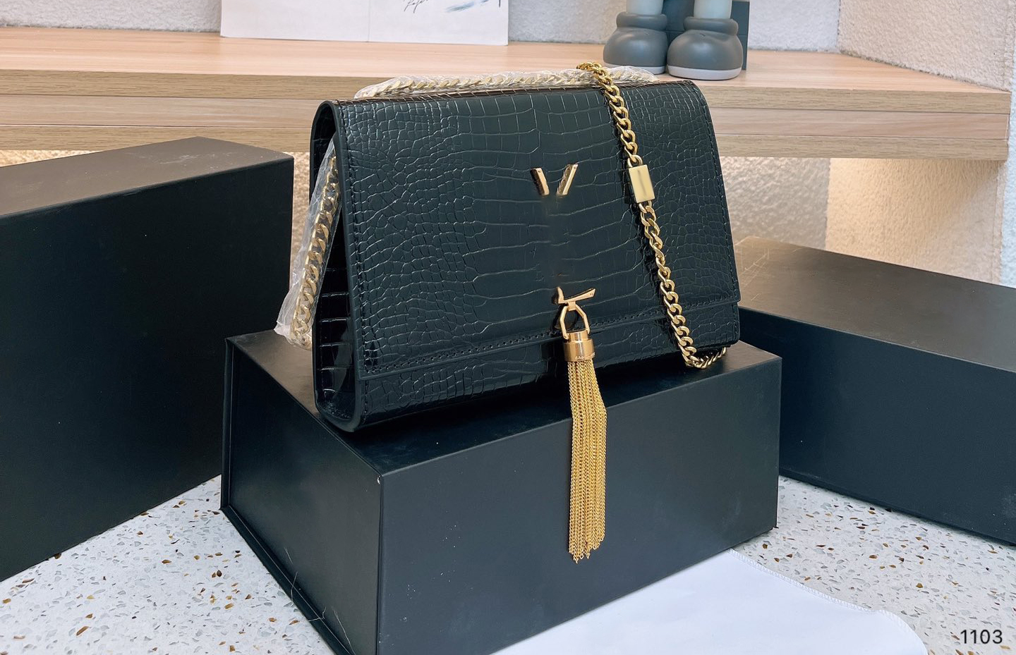 Designers shoulder bag Luxury tote purse handbag message bags Brand Cluth classic Genuine leather Crossbody Kate Gold Chain chain Tassel Decoration 24CM Crocodile
Designers shoulder bag Luxury tote purse handbag message bags Brand Cluth classic Genuine leather Crossbody Kate Gold Chain chain Tassel Decoration 24CM Crocodile