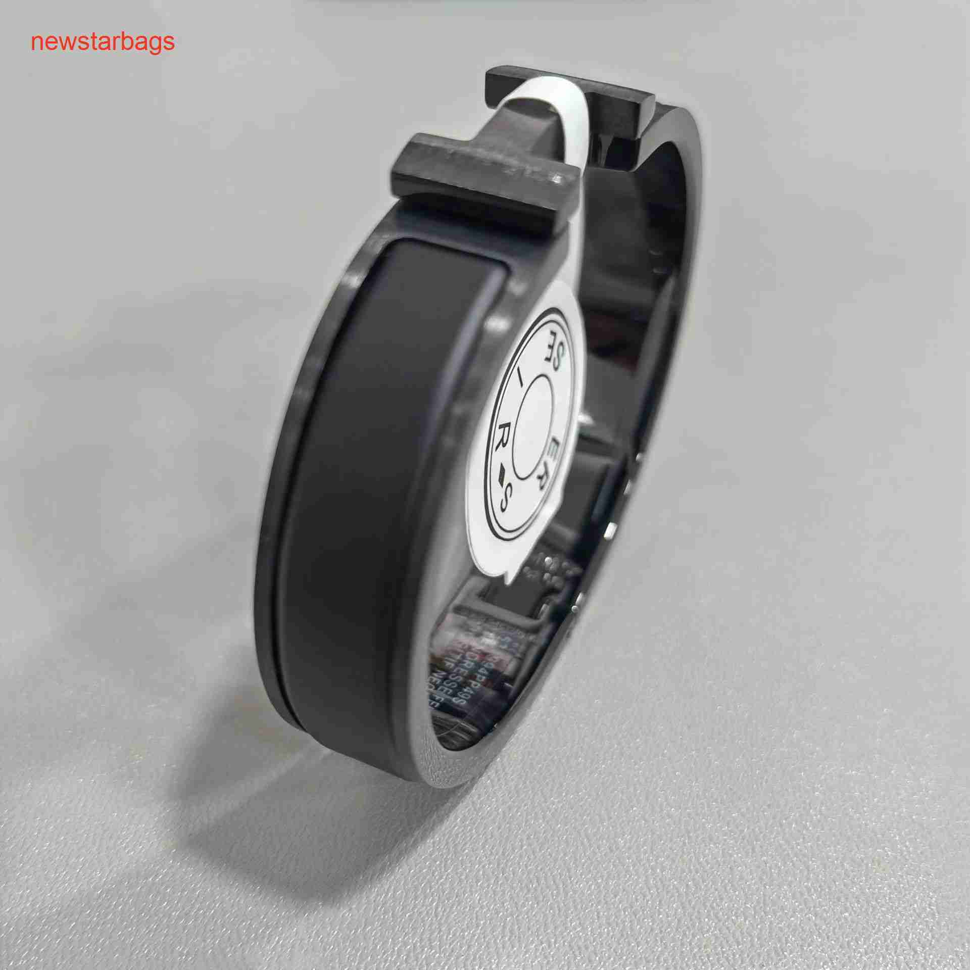 Herme Designer Bracelets online store New high version brushed Matte Black Bracelet love home enamel fashionable black h
Herme Designer Bracelets online store New high version brushed Matte Black Bracelet love home enamel fashionable black h