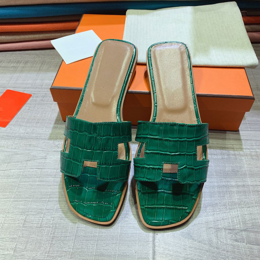 Luxury designer sandal sandale Sandal slide designer woman Slippers Summer Flat Shoes Fashion Beach Sandal Flat Slides Ladies Letter Flat Slide Flip Flops 35-42
Luxury designer sandal sandale Sandal slide designer woman Slippers Summer Flat Shoes Fashion Beach Sandal Flat Slides Ladies Letter Flat Slide Flip Flops 35-42