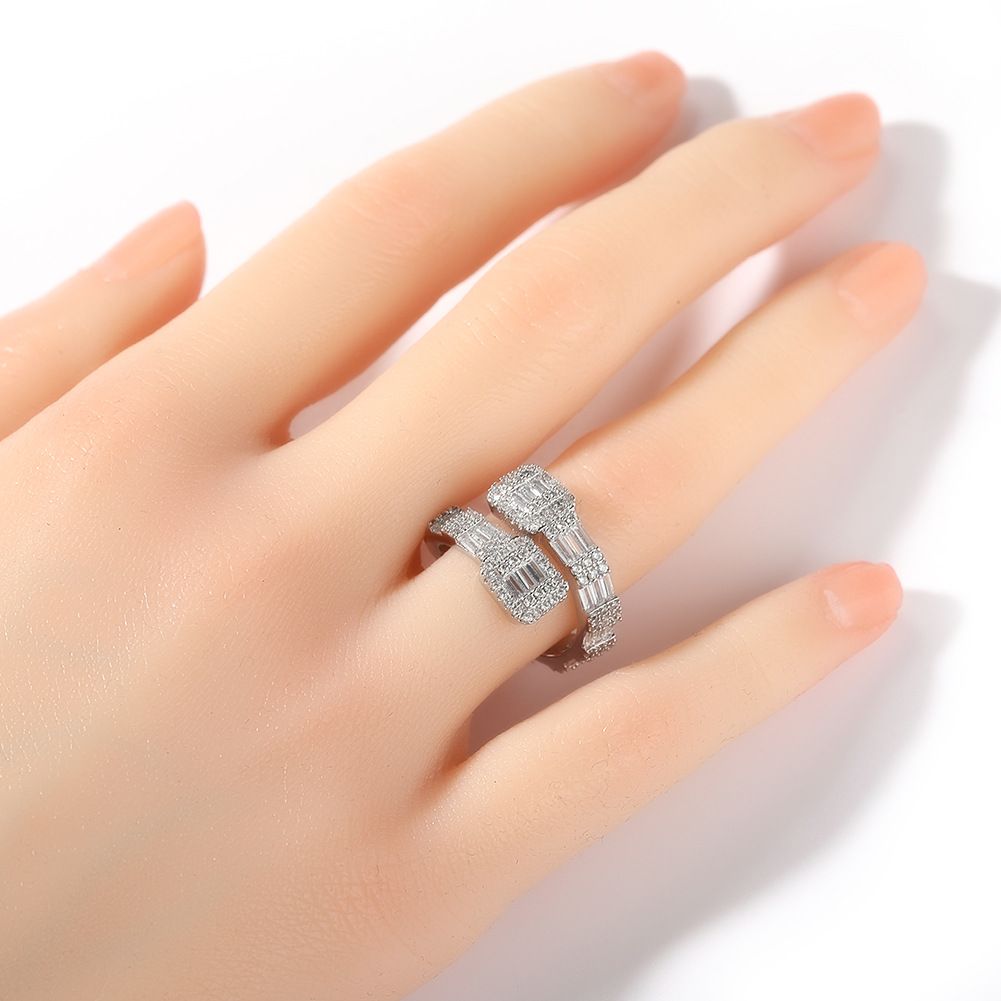 Vintage Hip Hop Hollow Heart Rings for Women Men Iced Out Finger Ring Fine Quality 18K Gold Bling CZ Cubic Zirconia Wolf Tide Punk Rock Rapper Jewelry