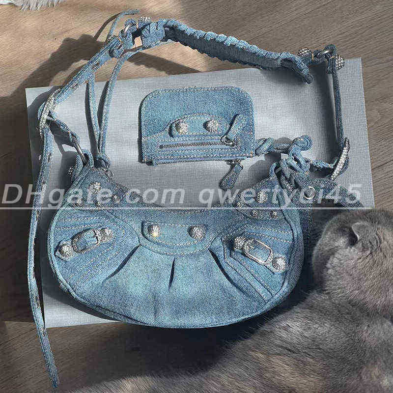 qwertyui45 Woman Denim Diamond Riveted Shoulder Messenger Bag Half-Moon Locomotive Bag Luxury Fashion Handbags with Mirror and Card, Red-style1
qwertyui45 Woman Denim Diamond Riveted Shoulder Messenger Bag Half-Moon Locomotive Bag Luxury Fashion Handbags with Mirror and Card, Red-style1
