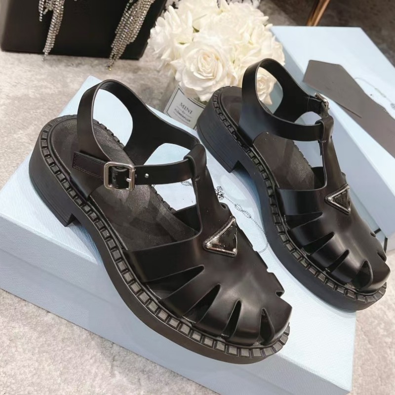 Fashion triangle metal embellishment ankle strap sandals thick-heeled shoes party evening shoes open-toed calfskin mirror leisure luxury designer factory., Empty shoebox
Fashion triangle metal embellishment ankle strap sandals thick-heeled shoes party evening shoes open-toed calfskin mirror leisure luxury designer factory., Empty shoebox