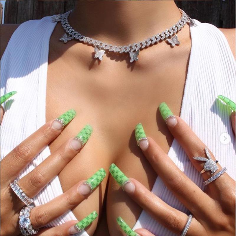 Chains Pink Pinky Iced Out Bling Cz Butterfly Women Jewelry Micro Pave 5A Cuban Link Chain Charm Hiphop Choker Necklace
Chains Pink Pinky Iced Out Bling Cz Butterfly Women Jewelry Micro Pave 5A Cuban Link Chain Charm Hiphop Choker Necklace