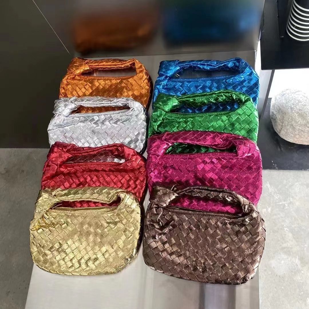 Evening Bags Fashion Luxury Brand Style Designer Hobos Lady s Handbag Mini Woven Knot Top handle Women Shoulder Bag 230207, Black
Evening Bags Fashion Luxury Brand Style Designer Hobos Lady s Handbag Mini Woven Knot Top handle Women Shoulder Bag 230207, Black
