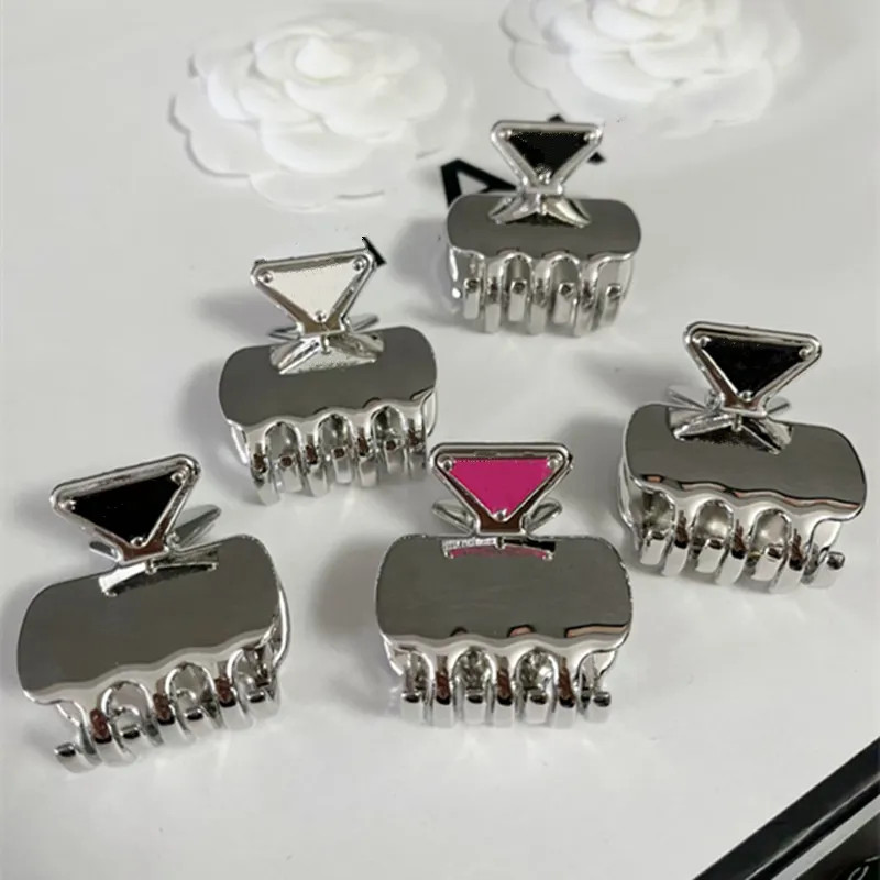 3Colors Designer Women Clamps Triangle Girls Metal Claws Hair Clips Headwear P Letter Candy Colors Hairpin Crab Barrette
3Colors Designer Women Clamps Triangle Girls Metal Claws Hair Clips Headwear P Letter Candy Colors Hairpin Crab Barrette