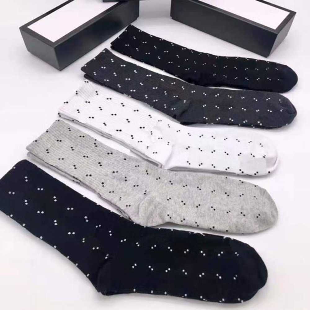 Classic Letter Socks for Men Women Stocking Fashion Ankle Sock Casual Knitted Cotton Candy Color Letters Printed 5 Pairs/lot Come with Box 9ah6, 1 box=5 pairs
Classic Letter Socks for Men Women Stocking Fashion Ankle Sock Casual Knitted Cotton Candy Color Letters Printed 5 Pairs/lot Come with Box 9ah6, 1 box=5 pairs