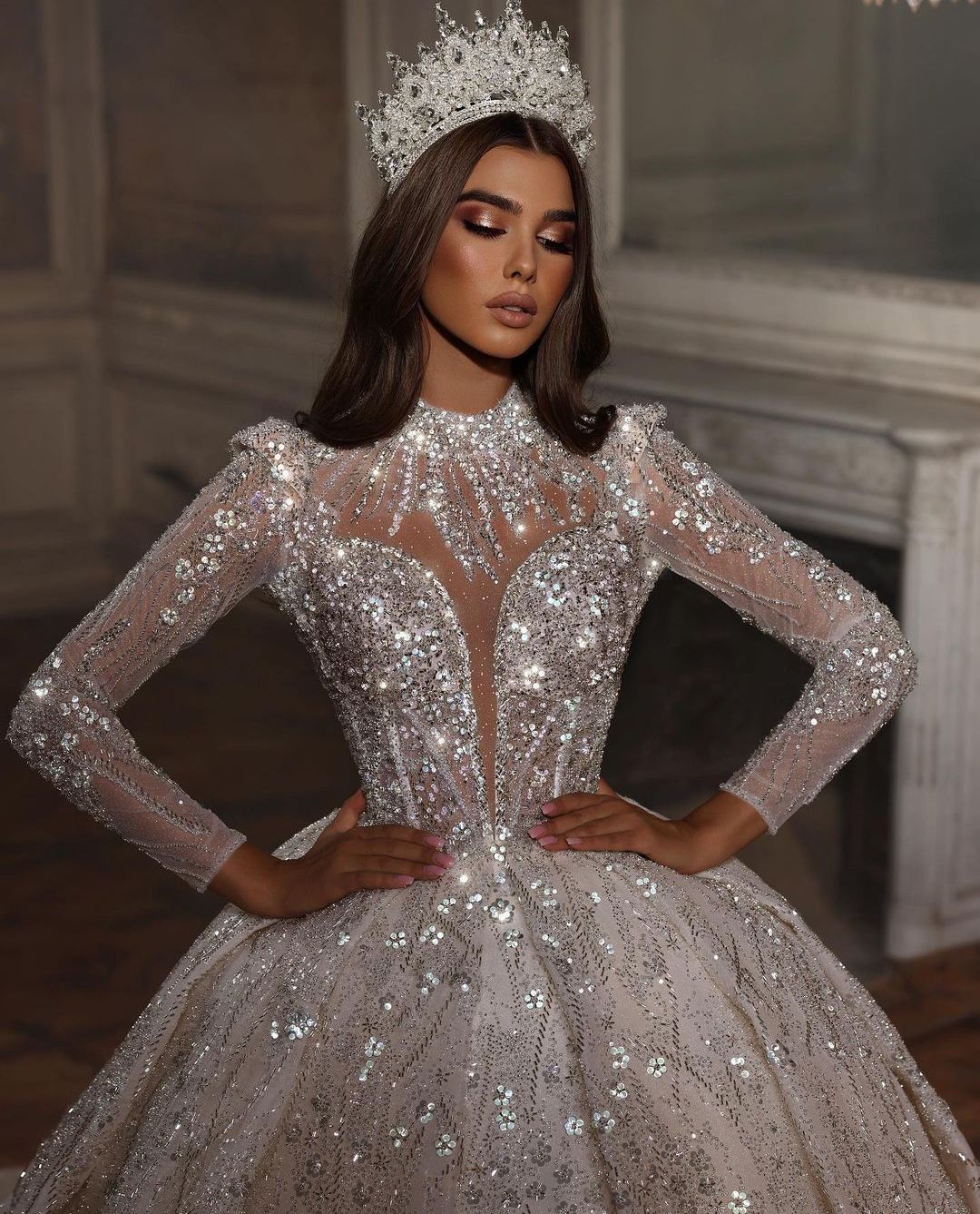 Exquisite Ball Gown Wedding Dresses Long Sleeves V Neck Halter Sequins Appliques Beaded Sparkly Ruffles Formal Bridal Gowns Plus Size Custom Made Vest