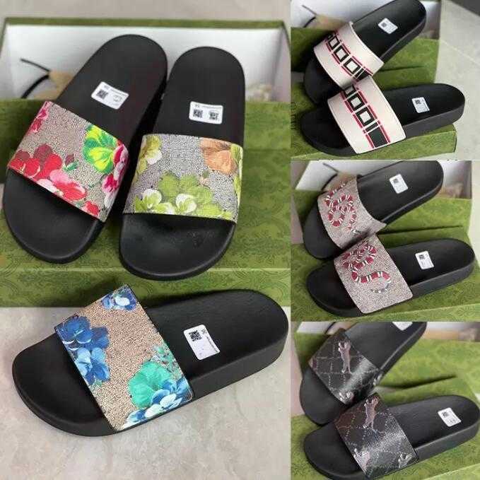 2023 Men Women Slippers Slides Slipper Summer Sexy Sandals Mens Luxurys Designers Rubber Sandal Flats Fashion Old Flower Shoes Ladies Beach NO311, 13
2023 Men Women Slippers Slides Slipper Summer Sexy Sandals Mens Luxurys Designers Rubber Sandal Flats Fashion Old Flower Shoes Ladies Beach NO311, 13