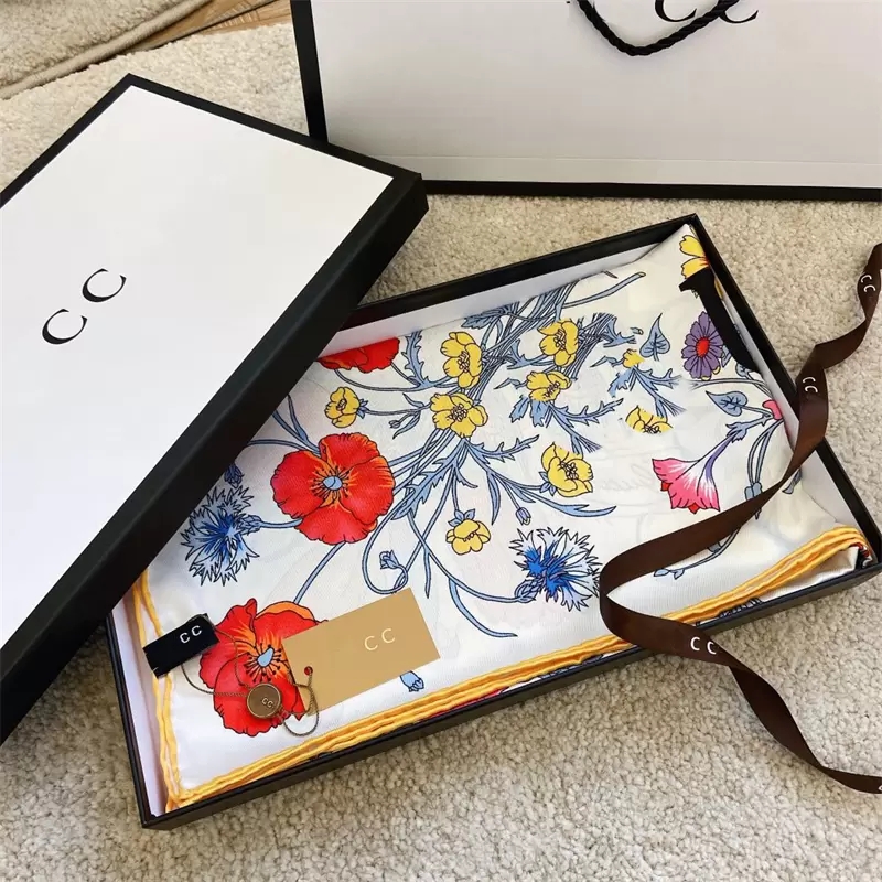 Woman Designer Silk Scarf Luxury Flower Letter Print Scarves Summer Headband Fashion Squares Shawl Ladies Beach Neck Scarfs Tote Bag Ribbon
Woman Designer Silk Scarf Luxury Flower Letter Print Scarves Summer Headband Fashion Squares Shawl Ladies Beach Neck Scarfs Tote Bag Ribbon