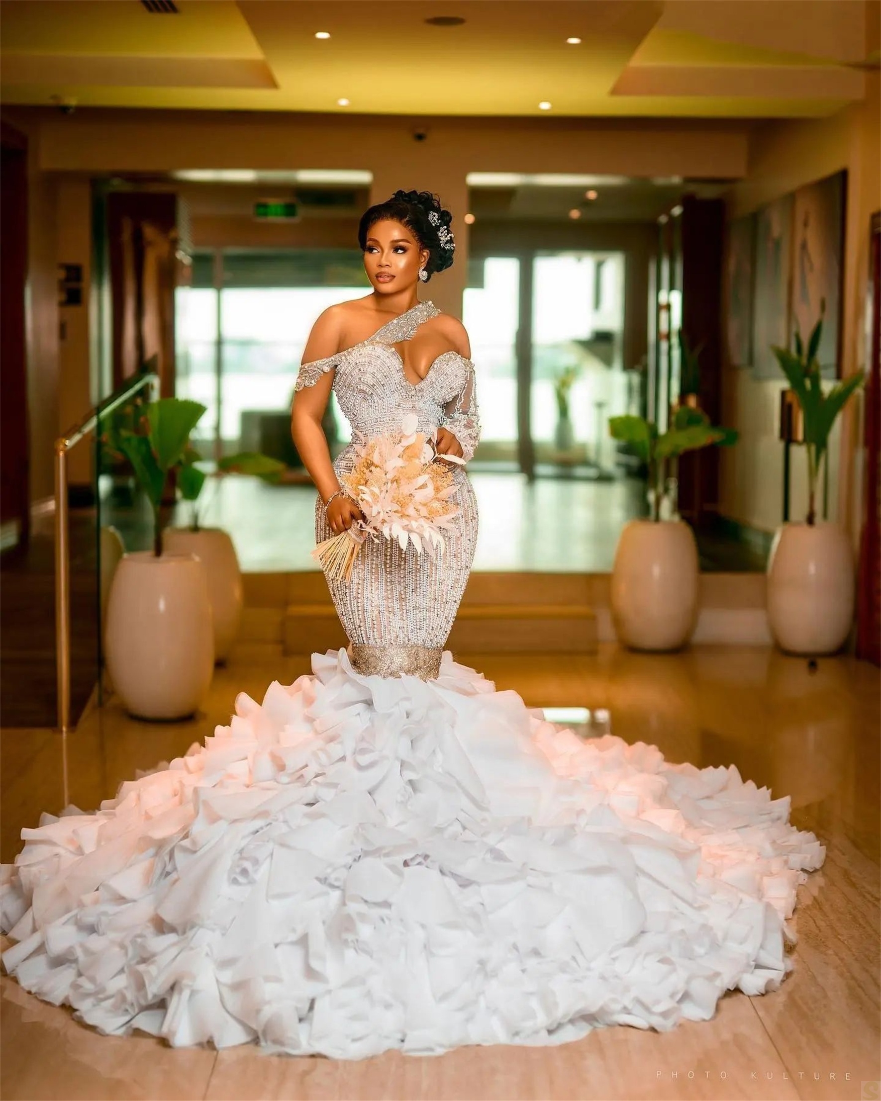 Plus Size Mermaid Wedding Dress Tailored Beads One Shoulder Crystal Wedding Gowns Ruffles Sweep Train Illusion Bridal Dresses