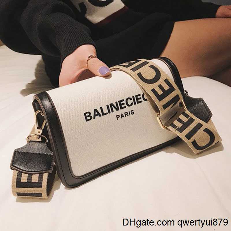 Shoulder Bags PU Leather Chain Shoulder Crossbody Square Bags for Women Letter Women's Designer Wide Strap Handbag Trend Female Armpit Bag 020723H, Black
Shoulder Bags PU Leather Chain Shoulder Crossbody Square Bags for Women Letter Women's Designer Wide Strap Handbag Trend Female Armpit Bag 020723H, Black