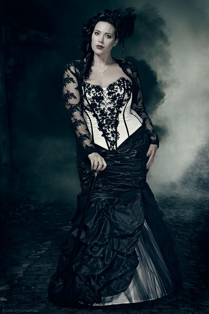 Gothic Black And White Corset Mermaid Wedding Dresses With Long Sleeve Lace Jacket Applique Vintage Victorian Bridal Gowns Plus Size Women Masquerade 