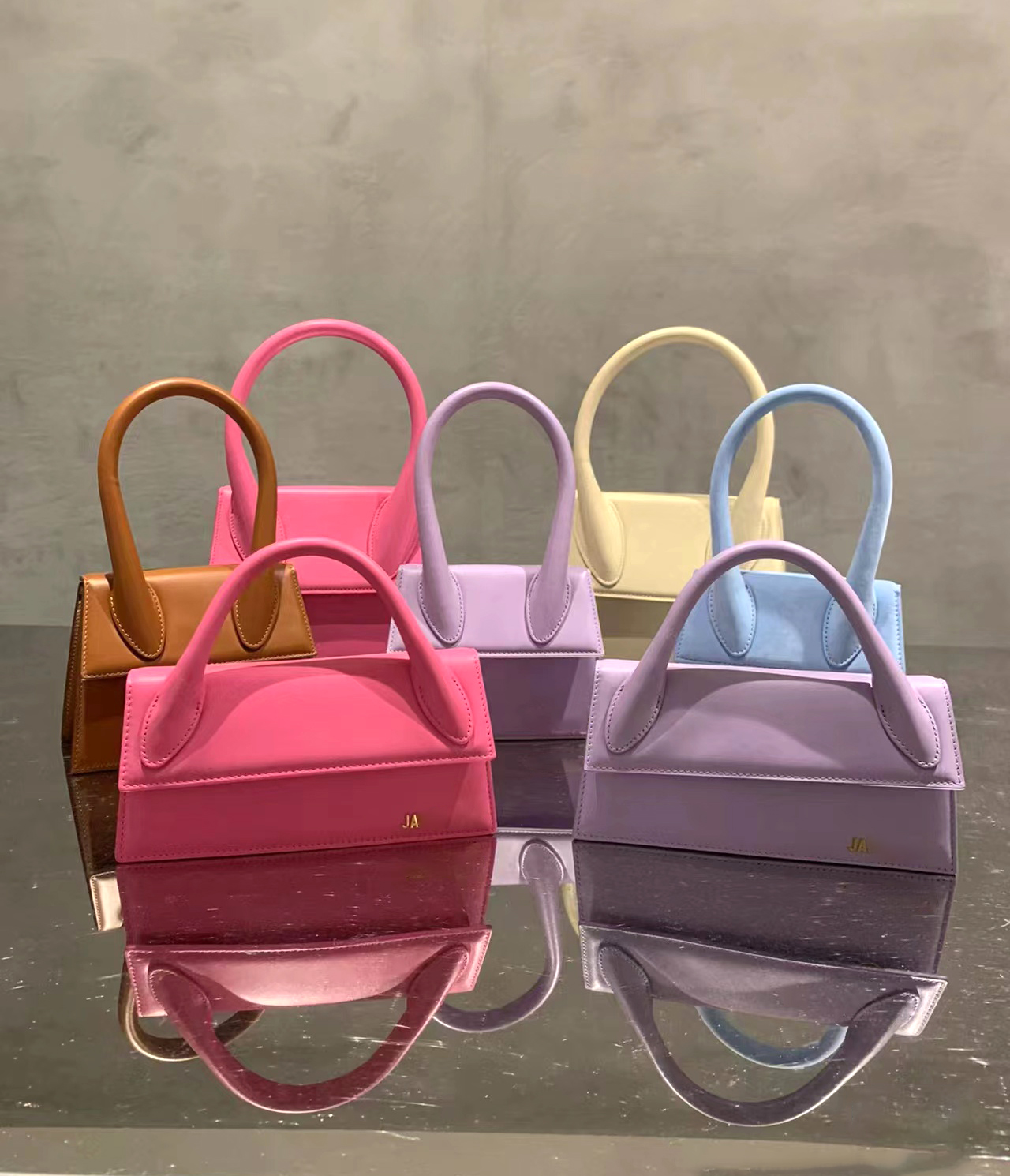 Luxurys Designers jacquems Le Shoulder handbag Crossbody clutch Evening Bags woman men fashion luxury Genuine Leather tote travel hourglass wallets satchel strap, 19
Luxurys Designers jacquems Le Shoulder handbag Crossbody clutch Evening Bags woman men fashion luxury Genuine Leather tote travel hourglass wallets satchel strap, 19