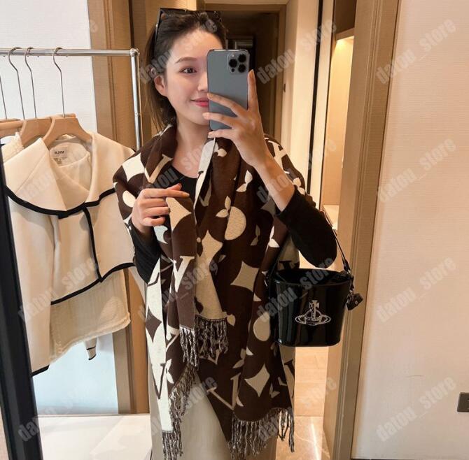 4color Women Cashmere Scarves Fashion Luxury Desinger Classic Wool Letter Scarf Pashminas Winter Long Shawls Thicken Keep Warm
4color Women Cashmere Scarves Fashion Luxury Desinger Classic Wool Letter Scarf Pashminas Winter Long Shawls Thicken Keep Warm