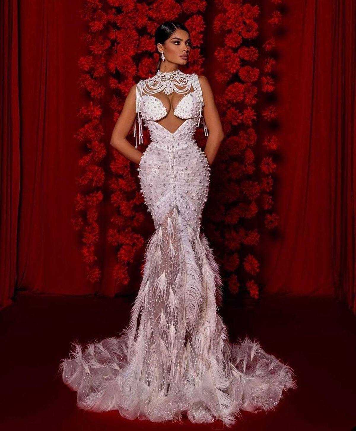 Elegant Mermaid Wedding Dresses With Sexy Pearls O-Neck New Feather Brush Train Shine Lace Bridal Gown Custom Made Robes De Mariee