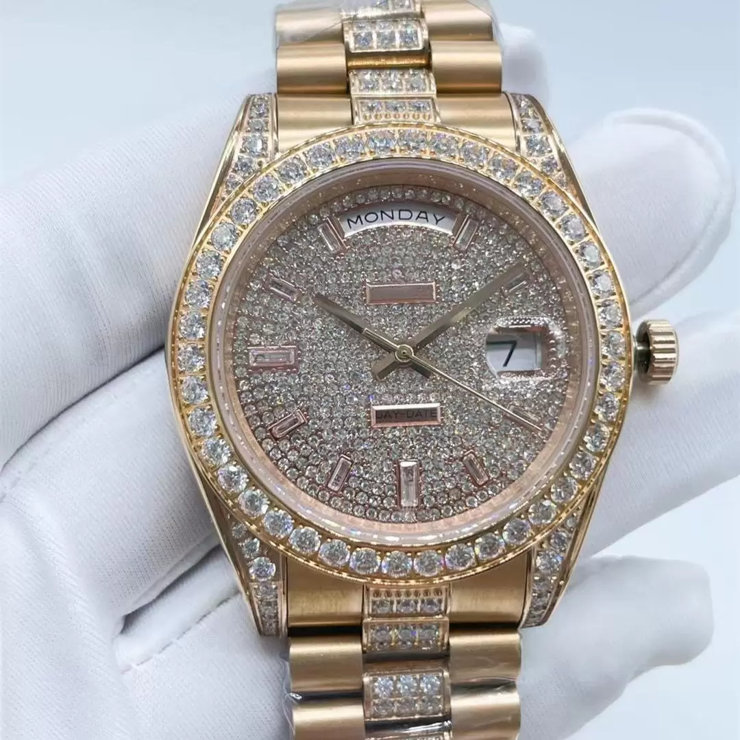 Luxury Designer Classic Wristwatch Automatic Mechanics Watch Size 40mm 36mm Sapphire glass waterproof feature strap with diamond in the middle Christmas gift, Box
Luxury Designer Classic Wristwatch Automatic Mechanics Watch Size 40mm 36mm Sapphire glass waterproof feature strap with diamond in the middle Christmas gift, Box
