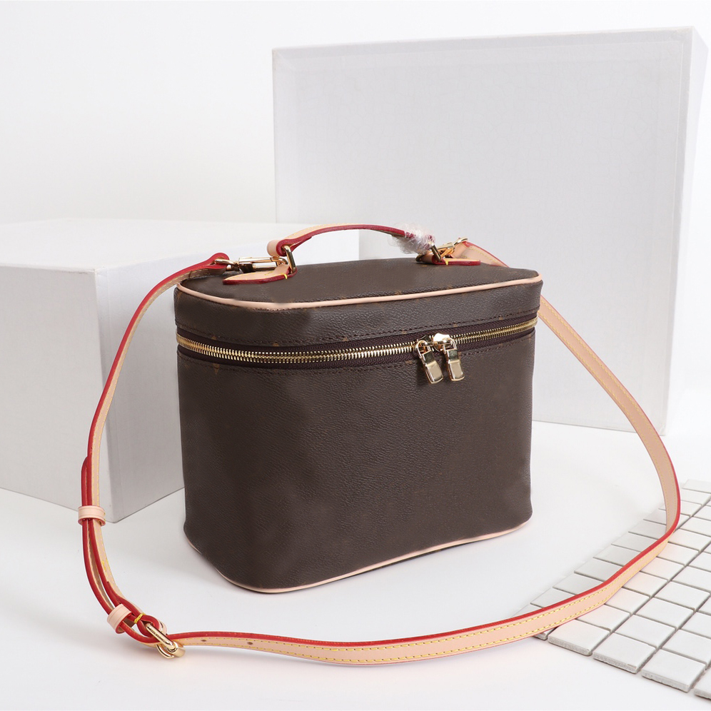 7A Designer Totes New Cosmetics Bag Large Capacity Womens Purse Adjustable Single Shoulder Strap, Brown
7A Designer Totes New Cosmetics Bag Large Capacity Womens Purse Adjustable Single Shoulder Strap, Brown