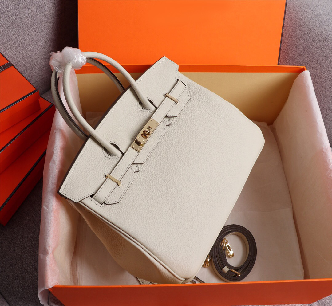 5A Designer bag Top custom Birkin Handbag lady luxury White Totes Shoulder brand bag Scarf Charm purse Leather cowhide Crossbody purse straps Birkin lock 25cm 30cm, Contact me
5A Designer bag Top custom Birkin Handbag lady luxury White Totes Shoulder brand bag Scarf Charm purse Leather cowhide Crossbody purse straps Birkin lock 25cm 30cm, Contact me