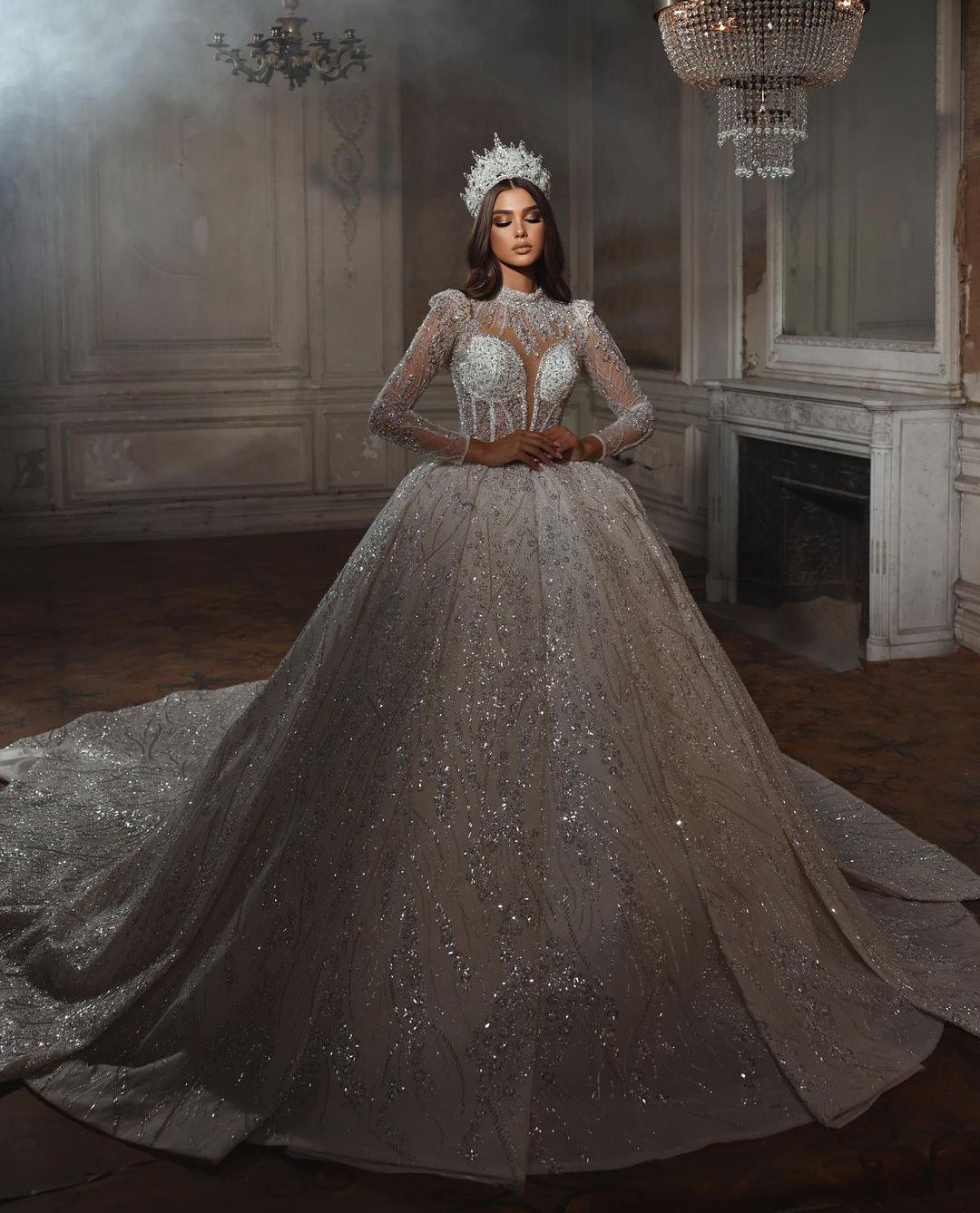 Exquisite Ball Gown Wedding Dresses Long Sleeves V Neck Halter Sequins Appliques Beaded Sparkly Ruffles Formal Bridal Gowns Plus Size Custom Made Vest