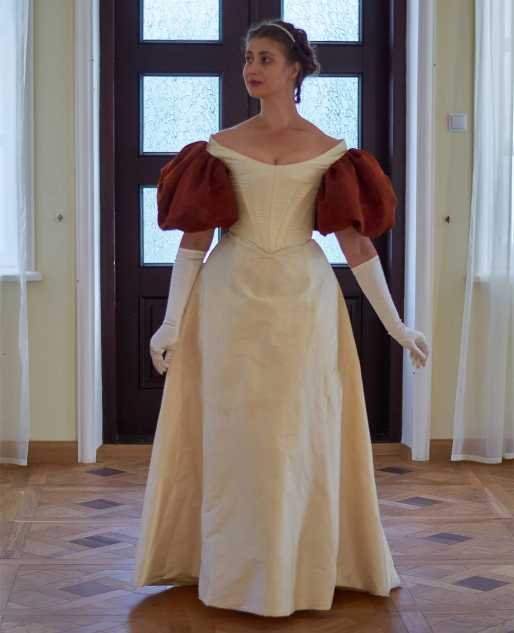 Vintage Beige Victorian Evening Dresses With Short Burgundy Lantern Sleeve Scoop Neck A Line Long Corset Princess Prom Dress Women Special Occasion Go