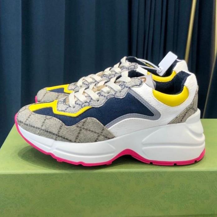 with box Designer Rhyton Casual Shoes Multicolor Women Mens Sneakers Old Dad Trainers Vintage Genuine Leather Chaussures Shoe Increase Platform Leisure Sneaker
with box Designer Rhyton Casual Shoes Multicolor Women Mens Sneakers Old Dad Trainers Vintage Genuine Leather Chaussures Shoe Increase Platform Leisure Sneaker