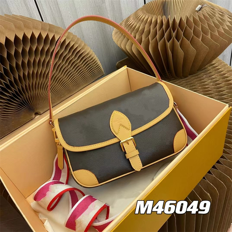 Designers bags Sale hogh quality man womens tote bags Luxurys Designers bags handbags hobo purses lady handbag crossbody shoulder channel totes fashion Wallet bag
Designers bags Sale hogh quality man womens tote bags Luxurys Designers bags handbags hobo purses lady handbag crossbody shoulder channel totes fashion Wallet bag
