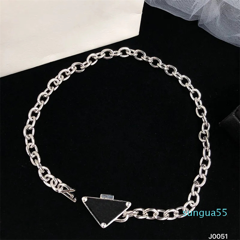 Pendant Necklaces Designer Stylish Chain Valentines Day Gift Necklace Womens