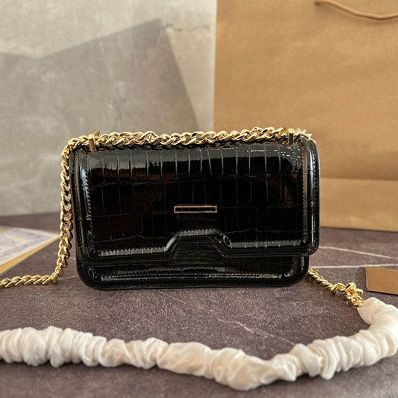 Mini Chain Bag Embossed Leather Designer Luxury Crossbody Shoulder Bags Women Handbags Flap Small Purse Crocodile Gold Hardware Classic Letter Buckle 10 Colours, 22*14cm
Mini Chain Bag Embossed Leather Designer Luxury Crossbody Shoulder Bags Women Handbags Flap Small Purse Crocodile Gold Hardware Classic Letter Buckle 10 Colours, 22*14cm