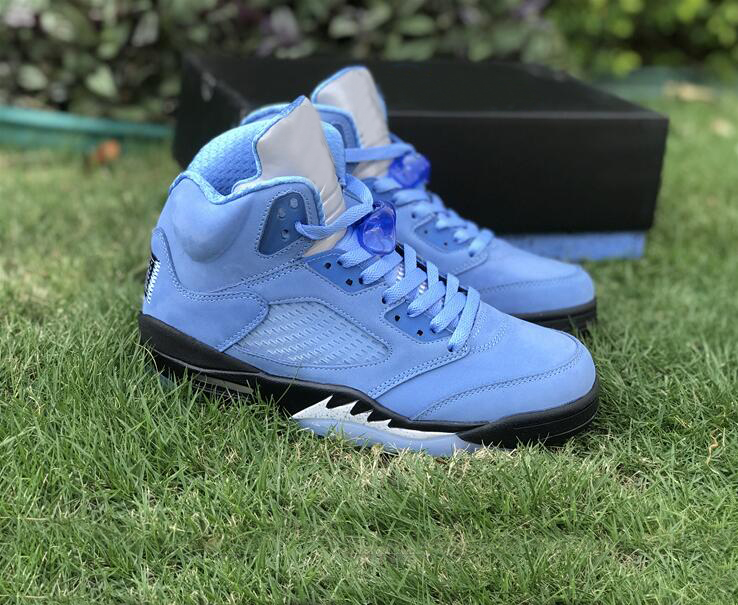 Shoes Top 5 University Blue/black-white Men Suede Unc 5s Outdoor Sneakers Dv1310-401 Original Us7-13
Shoes Top 5 University Blue/black-white Men Suede Unc 5s Outdoor Sneakers Dv1310-401 Original Us7-13