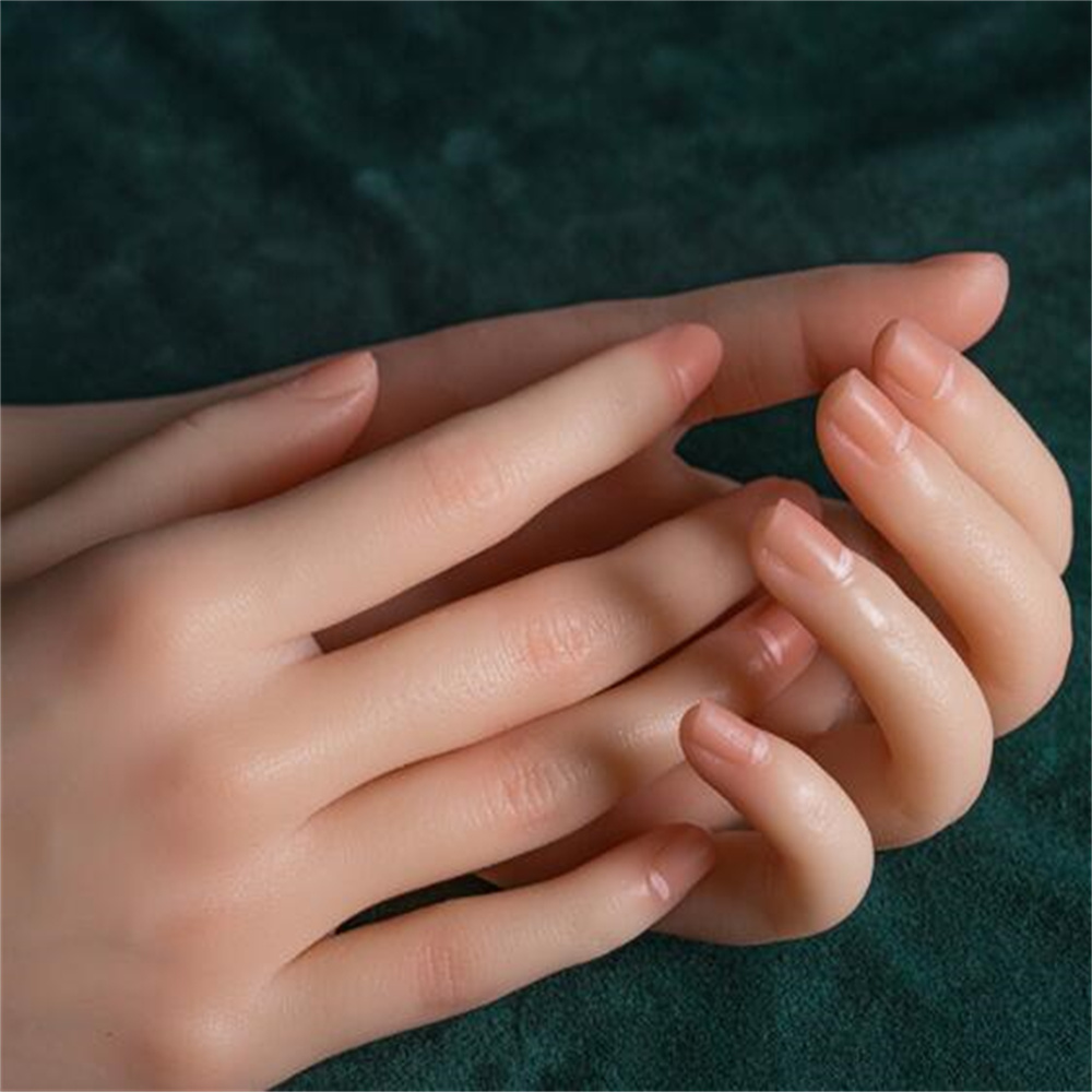 2023 Simulated Slimming Female Hand Mannequin Lengthened Manicure Artificial Silicone Props Shooting Display Long Arm Model Hand Joint Can Be Bent E125
2023 Simulated Slimming Female Hand Mannequin Lengthened Manicure Artificial Silicone Props Shooting Display Long Arm Model Hand Joint Can Be Bent E125
