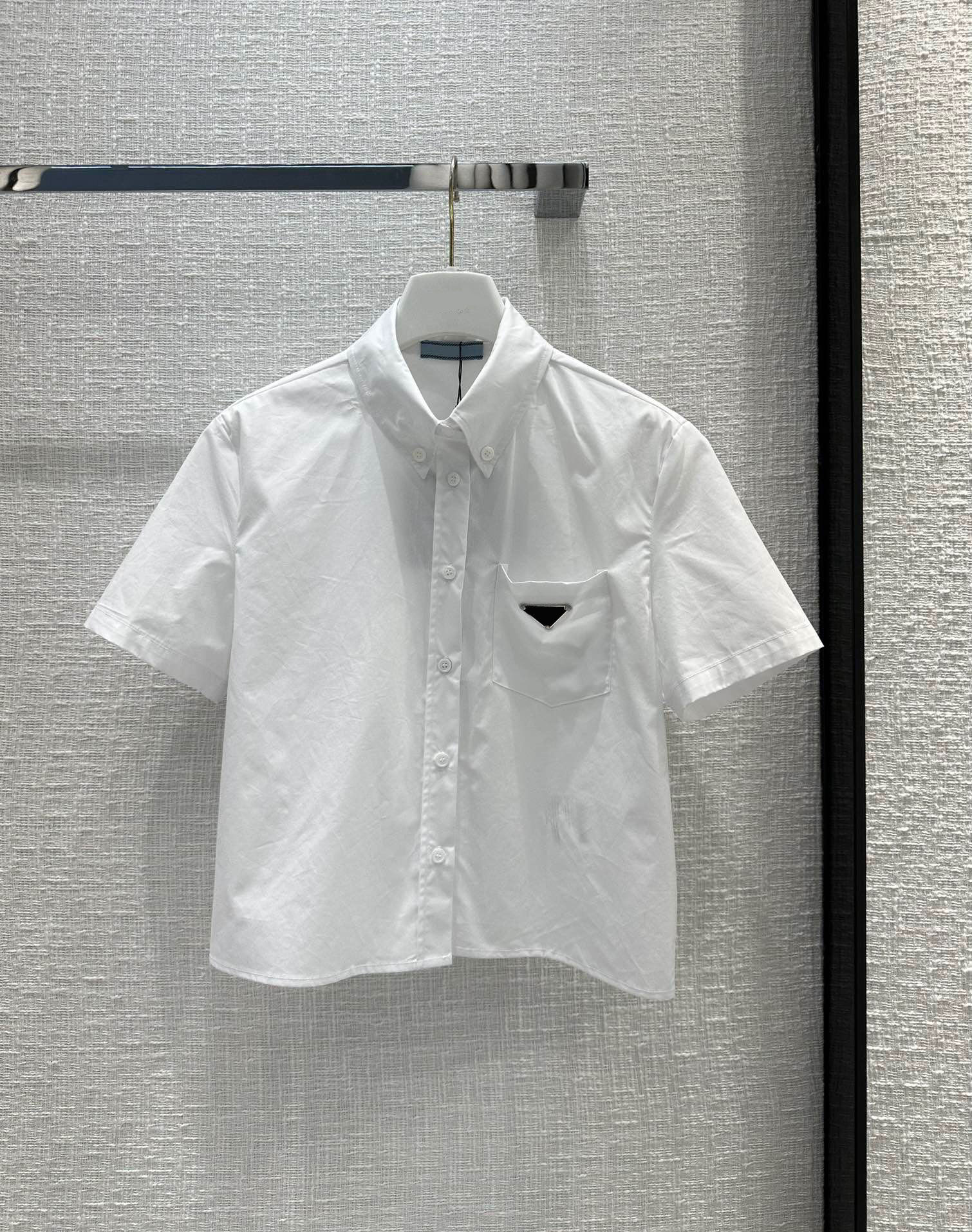 New Women's T-Shirt 2023 Fashion Turn Down Collar Elegant Soild Loose Shirts For Women Casual Short Sleeve Pockets Short Tops, White
New Women's T-Shirt 2023 Fashion Turn Down Collar Elegant Soild Loose Shirts For Women Casual Short Sleeve Pockets Short Tops, White