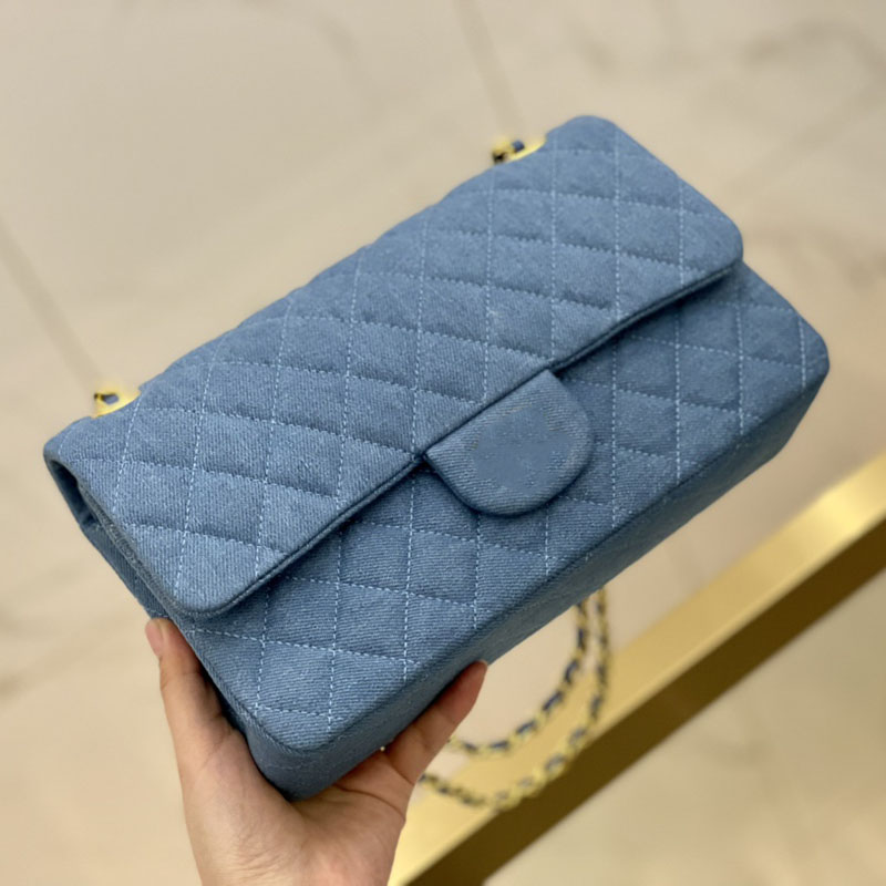 Shoulder Bags Classic Double Flap Denim Designer Bags Blue Quilted Matelasse Chain Crossbody Shoulder Rectangular Large Capacity Luxury Hand, Box
Shoulder Bags Classic Double Flap Denim Designer Bags Blue Quilted Matelasse Chain Crossbody Shoulder Rectangular Large Capacity Luxury Hand, Box