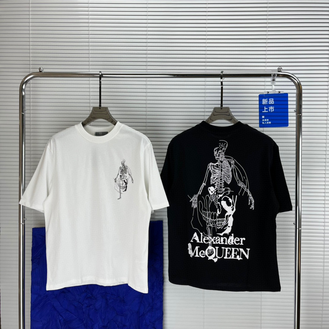Men's Plus Tees & Polos Round neck embroidered and printed polar style summer wear with street pure cotton T-Shirts aw22
Men's Plus Tees & Polos Round neck embroidered and printed polar style summer wear with street pure cotton T-Shirts aw22