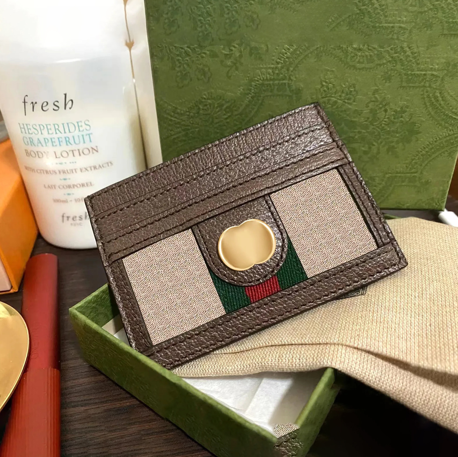 Luxurys Designer Printed pattern bee Card Holder Key Wallet men Women Genuine Leather purses fashion luxury Credit Coin Mini passport holders wristlets Card slot
Luxurys Designer Printed pattern bee Card Holder Key Wallet men Women Genuine Leather purses fashion luxury Credit Coin Mini passport holders wristlets Card slot