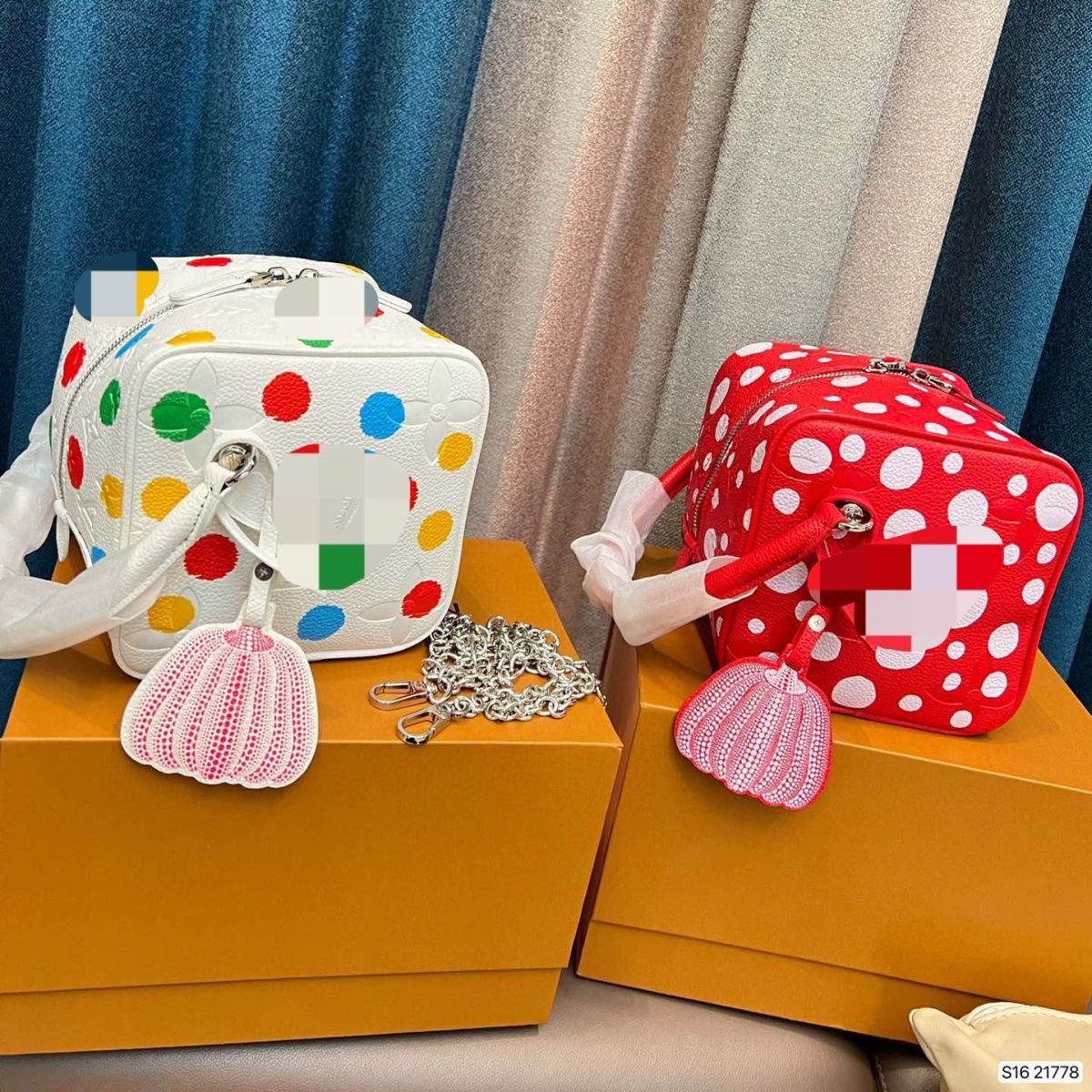 Designer Bag Capucines Handbag Taurillon Leather Women Outdoor Business Briefcase Yayoi Kusama Fashion 3D Printed Dote Flap Messenger Tote Bags, Red
Designer Bag Capucines Handbag Taurillon Leather Women Outdoor Business Briefcase Yayoi Kusama Fashion 3D Printed Dote Flap Messenger Tote Bags, Red