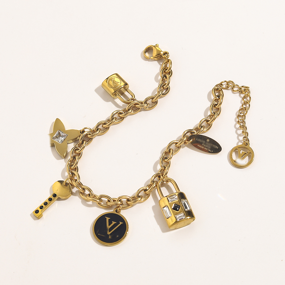 2023 New Fashionable Classic Bracelets Chain Famous Women Bangle 18K Gold Plated Stainless steel Crystal Lovers Gift Wristband Cuff Chain Designer Jewelry
2023 New Fashionable Classic Bracelets Chain Famous Women Bangle 18K Gold Plated Stainless steel Crystal Lovers Gift Wristband Cuff Chain Designer Jewelry