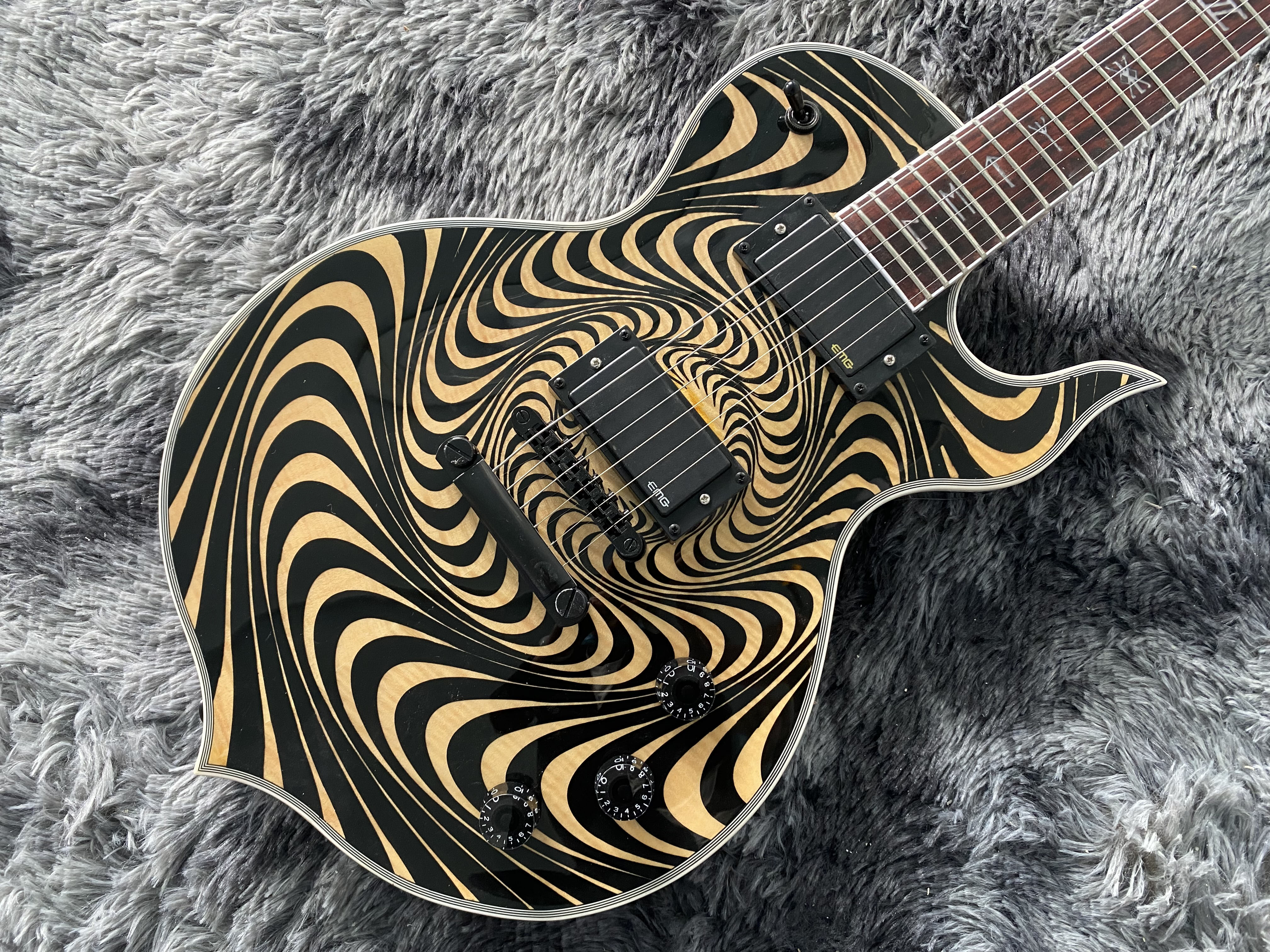 OEM electic guitar Wylde Audio Zakk Flame maple top black hardware ABR-1 bridge L P
OEM electic guitar Wylde Audio Zakk Flame maple top black hardware ABR-1 bridge L P
