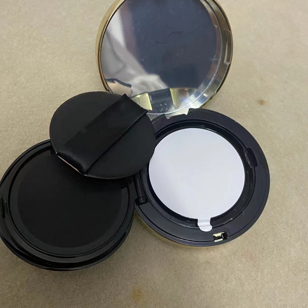 Matte Cushion Foundation 14g in 2 Shades fond de teint Cosmetics Face Makeup Kit, B20
Matte Cushion Foundation 14g in 2 Shades fond de teint Cosmetics Face Makeup Kit, B20