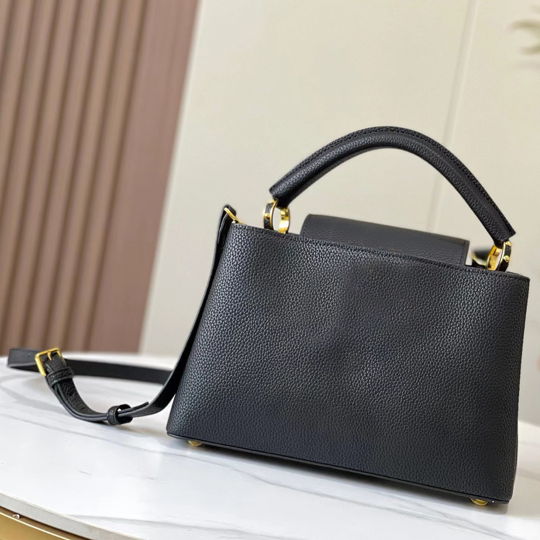 Capucines Bb Bag Designer Women Leather Handle Shoulder Tote Purse Crossbody Mini Mm Black Wallet Bags Leather Bags Handbag Purses Wallet Luxurys Designers Genuine, 1/1854 / 27cm
Capucines Bb Bag Designer Women Leather Handle Shoulder Tote Purse Crossbody Mini Mm Black Wallet Bags Leather Bags Handbag Purses Wallet Luxurys Designers Genuine, 1/1854 / 27cm