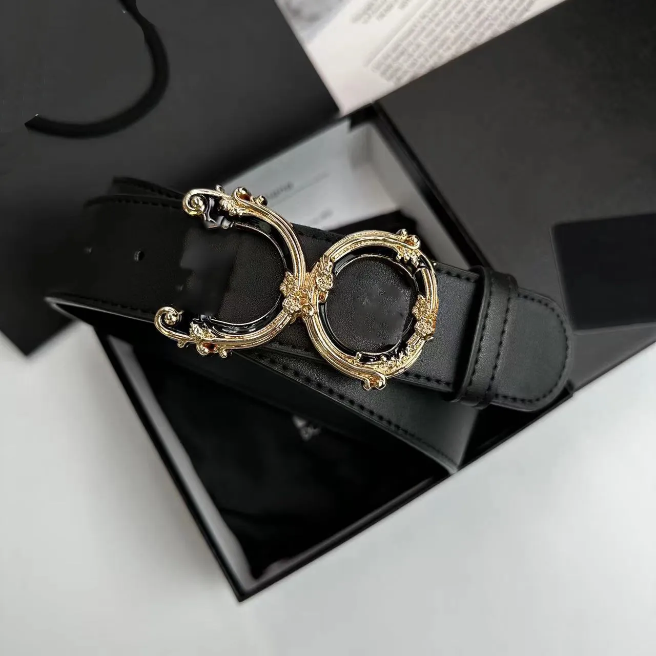2023 Designer belt luxury women men classic pin buckle Letter belts gold and silver black buckle head striped casual width 4cm size 105-125cm fashion versatile nice, As pics
2023 Designer belt luxury women men classic pin buckle Letter belts gold and silver black buckle head striped casual width 4cm size 105-125cm fashion versatile nice, As pics