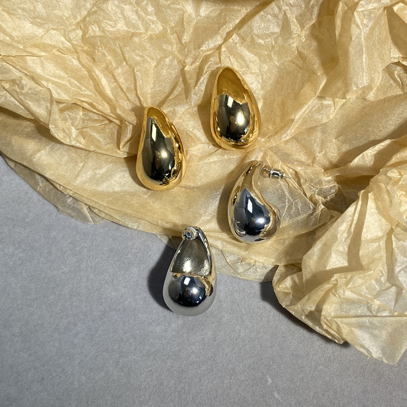 Stud Brass Water Drop Half Empty Stud Earrings Women Jewelry Punk Party T Show Gown Runway Trendy Korean Japan Israel Style INS 230208
Stud Brass Water Drop Half Empty Stud Earrings Women Jewelry Punk Party T Show Gown Runway Trendy Korean Japan Israel Style INS 230208