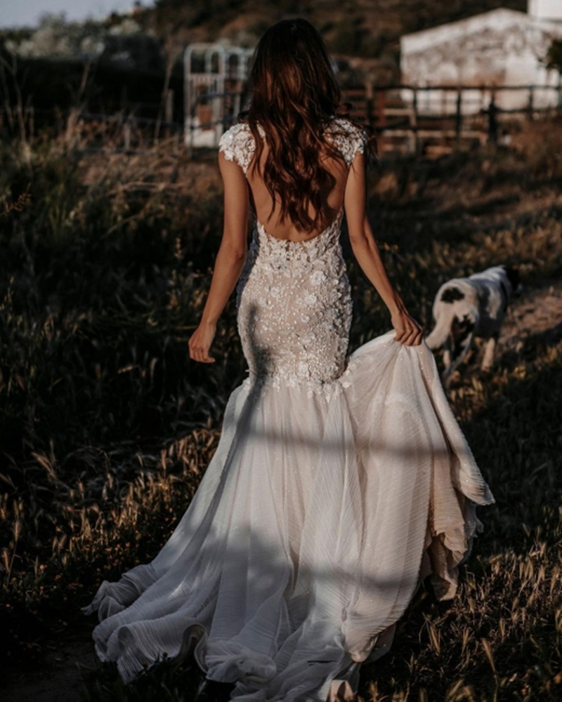 Bohemian Lace Mermaid Wedding Dresses V-Neck Backless Long Country Bridal Gowns Floral Applique Summer Beach Bride Dress Custom Made