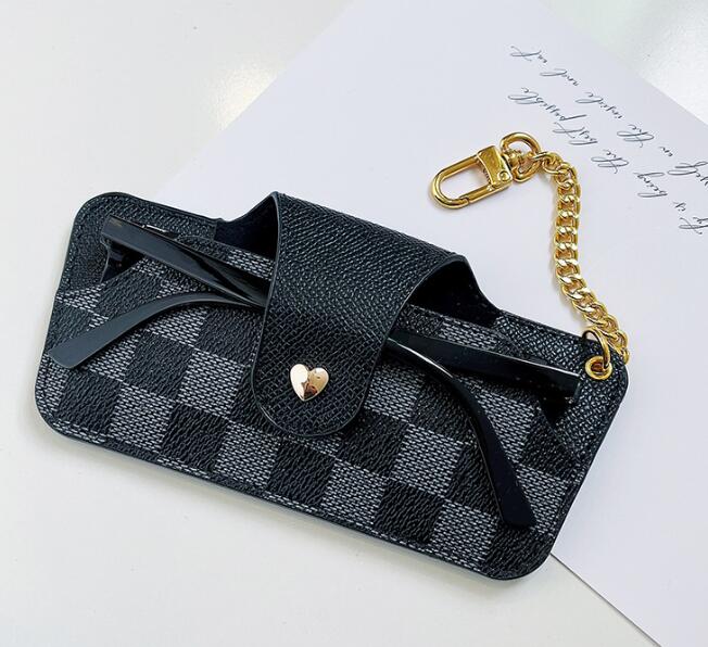7style Creative Glasses Case KeyChain Car Keychains Leather Sunglasses Storage Bag Keyring Men Women Couples Bag Pendant Accessories
7style Creative Glasses Case KeyChain Car Keychains Leather Sunglasses Storage Bag Keyring Men Women Couples Bag Pendant Accessories