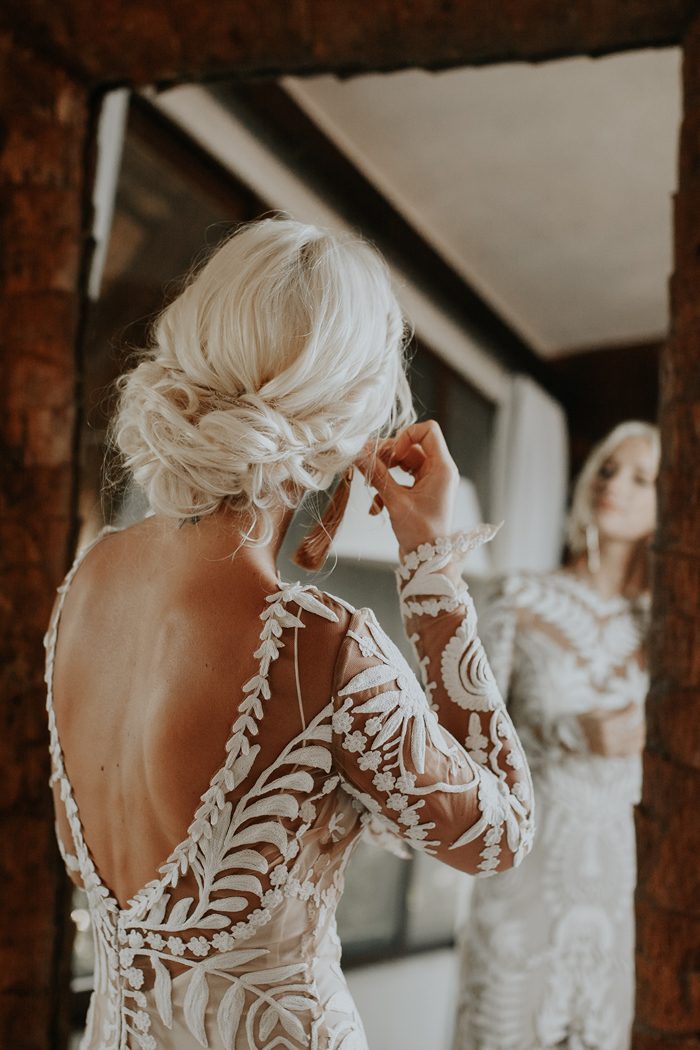 Country Lace Mermaid Wedding Dresses Long Sleeves Backless V-Neck Sexy Beach Bridal Gowns Champagne And Ivory Long Bohemian Bride Wear Court Train Sum