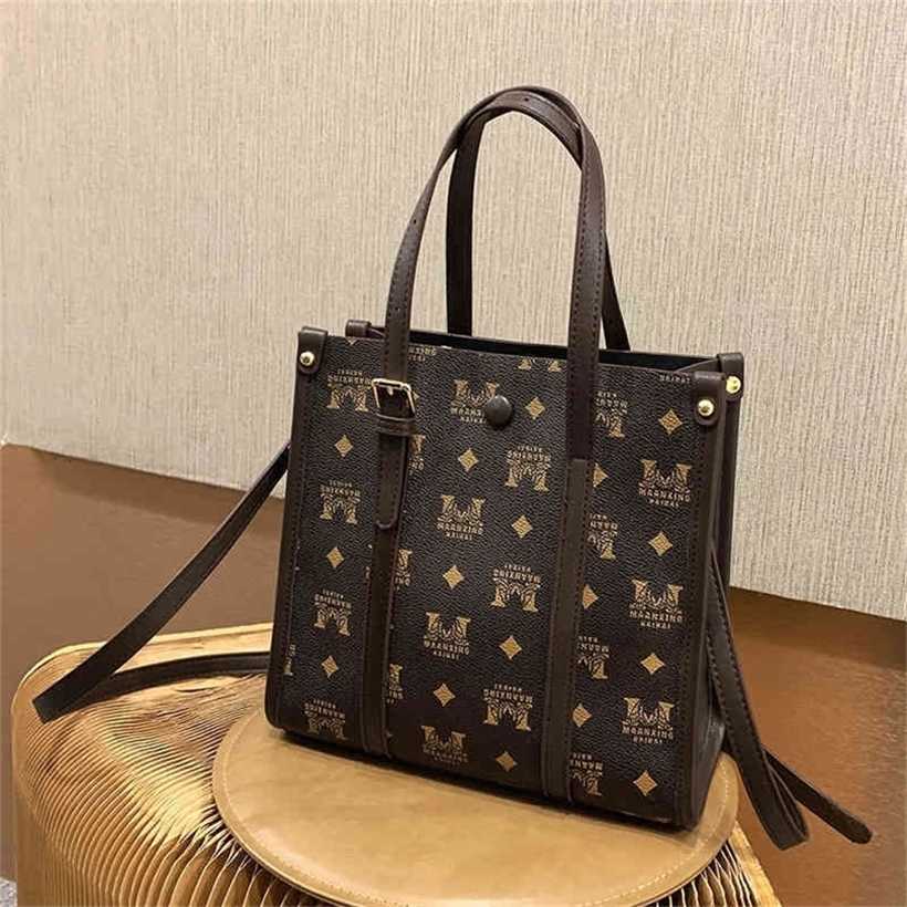 20% OFF Handbag High quality 2023 new bag trend printed classic trend hand business, F-shaped coffee
20% OFF Handbag High quality 2023 new bag trend printed classic trend hand business, F-shaped coffee
