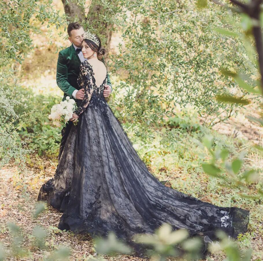 Gothic Black Lace A Line Wedding Dresses Long Sleeves V-Neck Backless Garden boho Bridal Gowns Appliqued Vestido De Novia