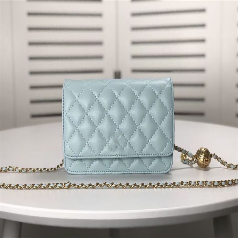 5A Purse designer bag crossbody fashion embossing leather quality gradient letter capacity handbag crossbodys bag handbags Crossbody new leather shoulder bag, White
5A Purse designer bag crossbody fashion embossing leather quality gradient letter capacity handbag crossbodys bag handbags Crossbody new leather shoulder bag, White