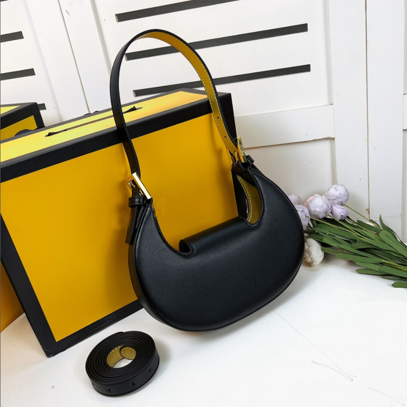 Luxurys Designers Bags women handbag Cookie Mini Crescent Bag shoulder lady wallet simple versatile metal letter leather solid leather Postman handbags style
Luxurys Designers Bags women handbag Cookie Mini Crescent Bag shoulder lady wallet simple versatile metal letter leather solid leather Postman handbags style