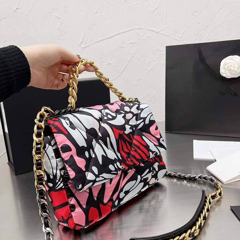 9A Designer bag Luxury Bags Handbag Crossbody Purse Shoulder Fashion Letter Shoulder Strap Genuine Leather Quality Camouflage Versatile Large Capacity, Multi-color1
9A Designer bag Luxury Bags Handbag Crossbody Purse Shoulder Fashion Letter Shoulder Strap Genuine Leather Quality Camouflage Versatile Large Capacity, Multi-color1