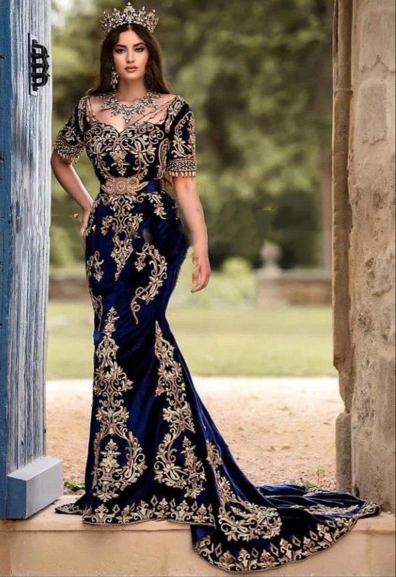 Vintage Arabic Kaftan Mermaid Evening Dresses Short Sleeves Gold Lace Appliques Beaded Long Navy Blue Velvet Celebrity Party Gowns Women Elegant Prom 